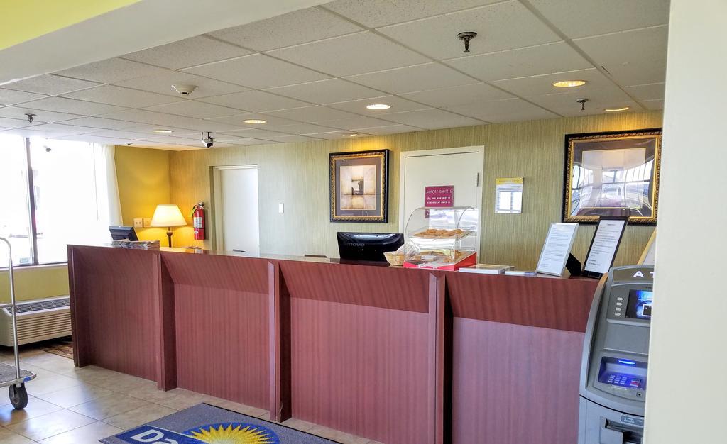 Days Inn By Wyndham Windsor Locks / Bradley Intl Airport Exterior foto