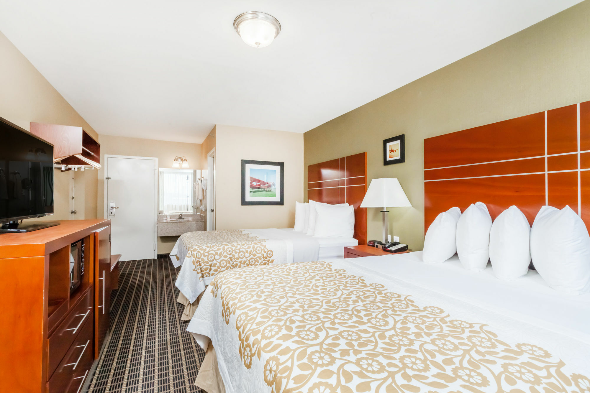 Days Inn By Wyndham Windsor Locks / Bradley Intl Airport Exterior foto